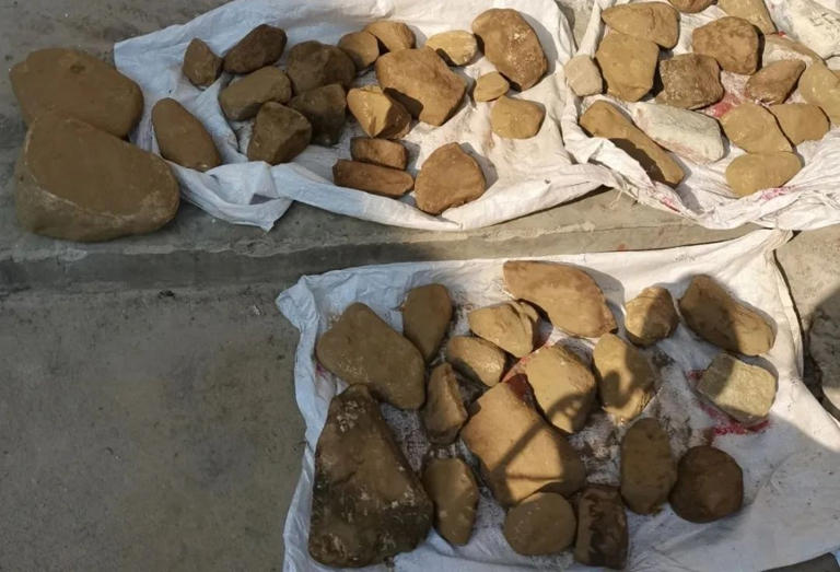 以次充好出售给网络直播商用于诈骗，云南盈江警方成功捣毁3个玉石制假窝点